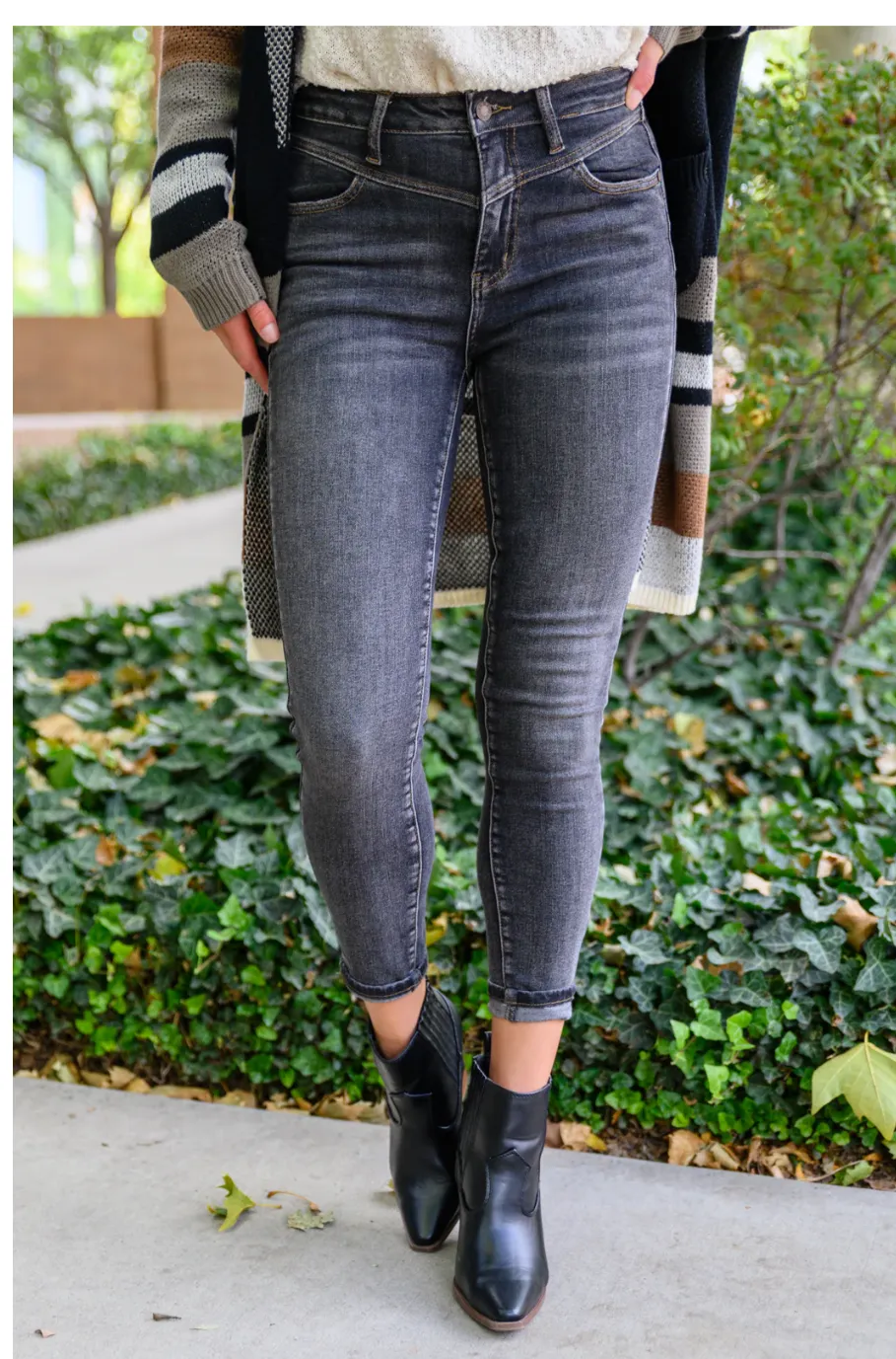 Judy Blue | Vintage Black Yoke High Rise Skinny Jean