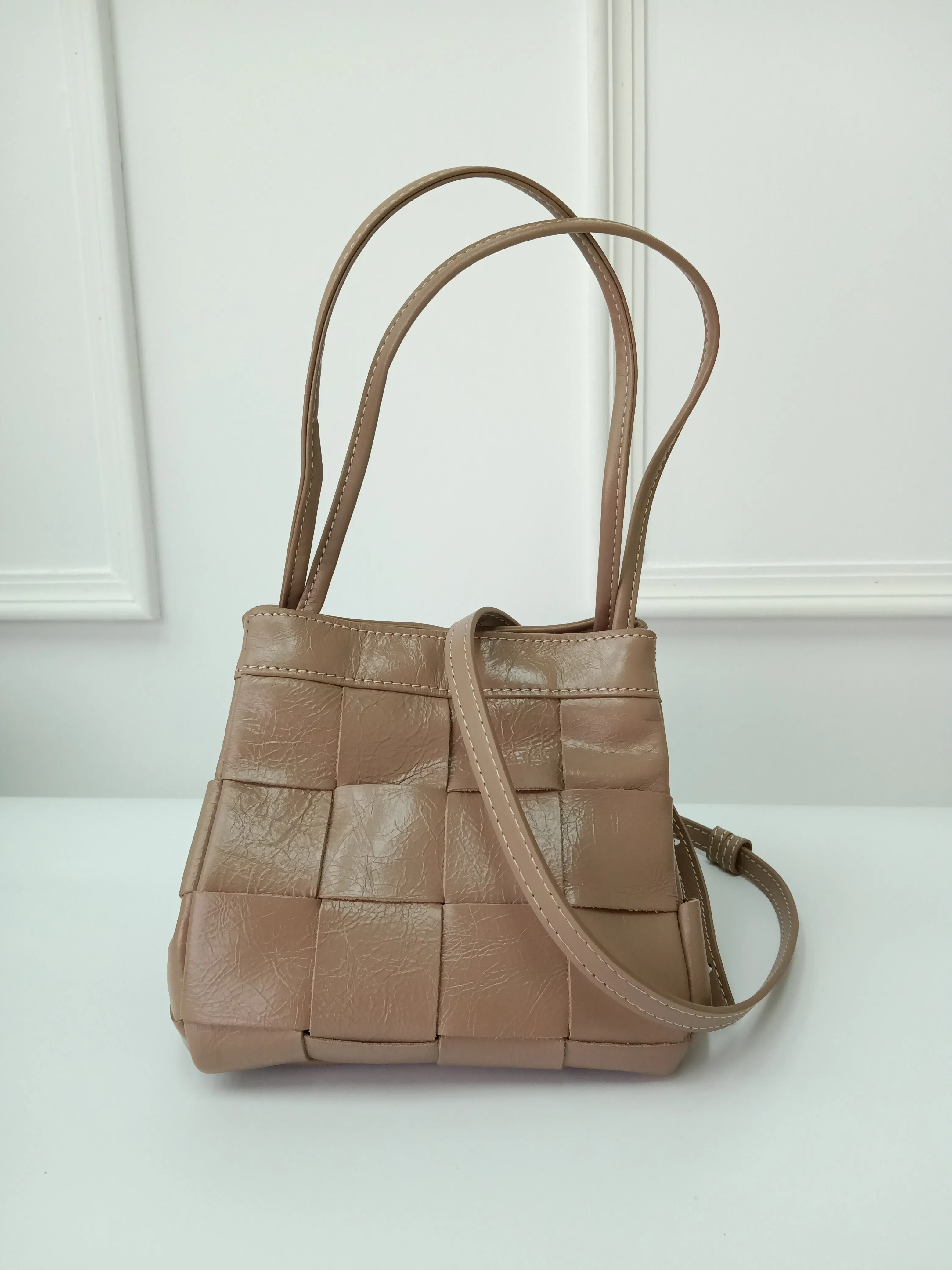 Latte Creamy Bucket Bag with Sling