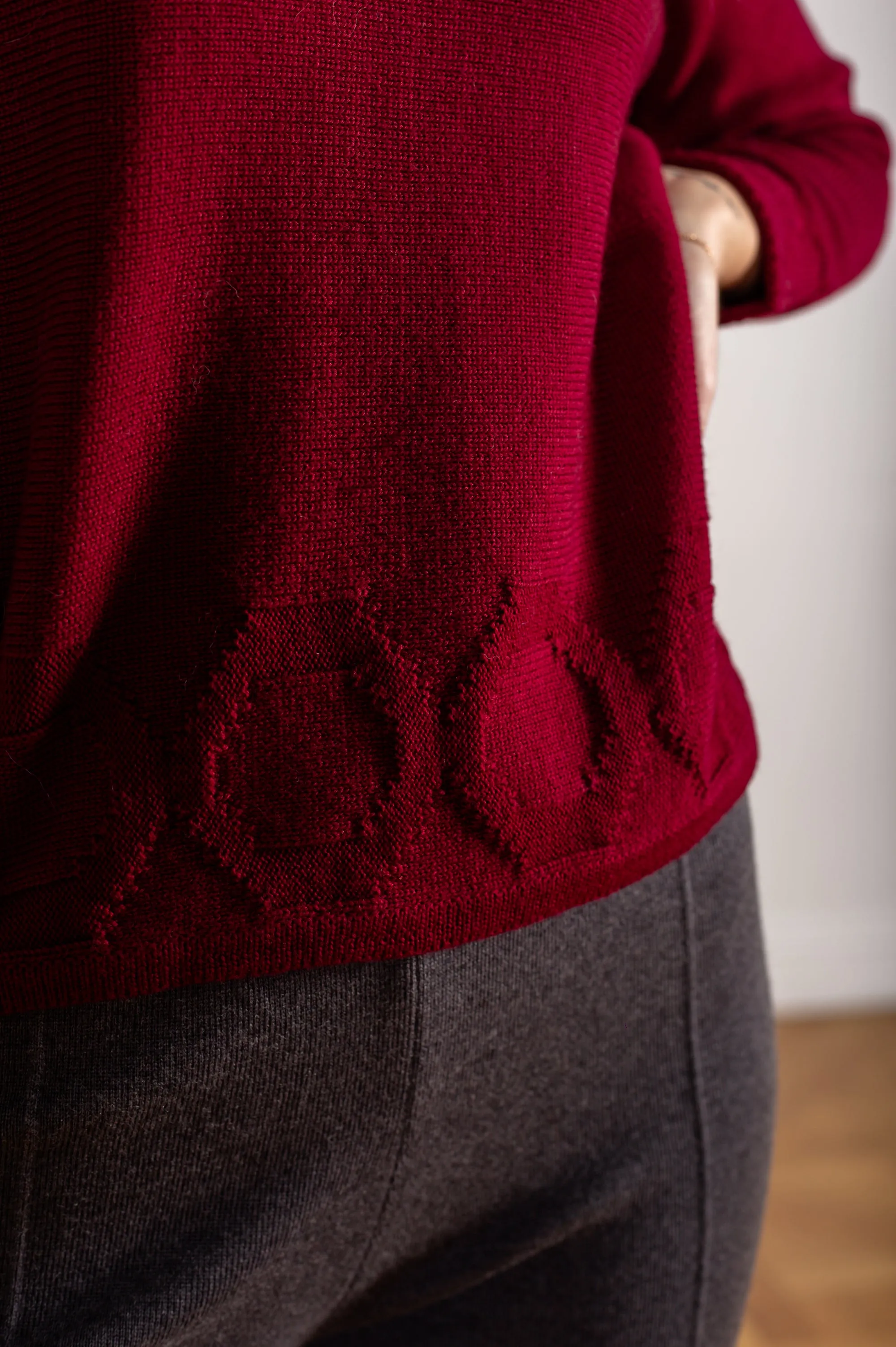 Sweater  women in Claret color