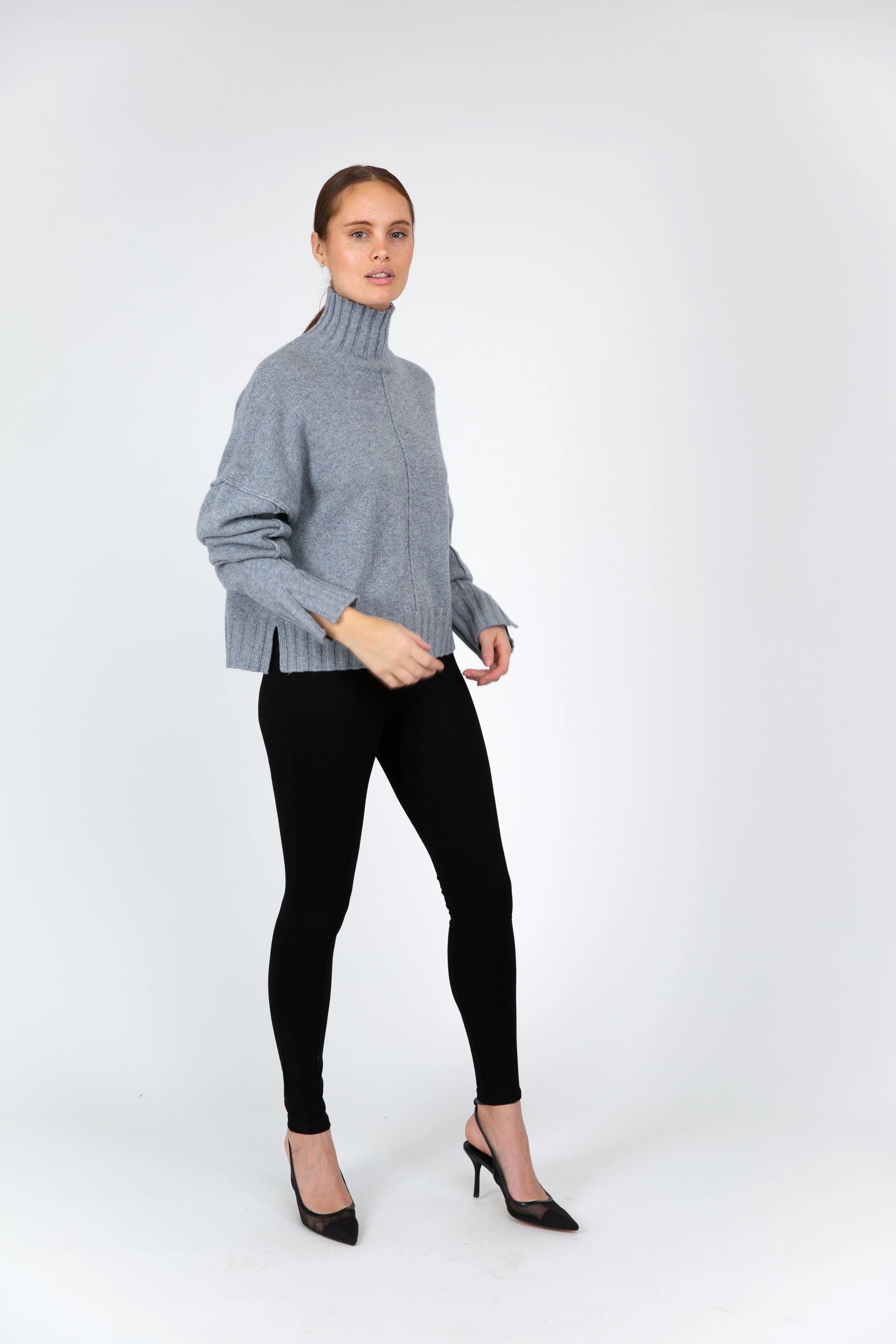 VAN KUKIL TURTLE NECK JUMPER